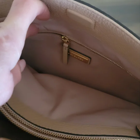 Tory Burch Pinkish Tan NwtCrossbody Bag with Gold Chain